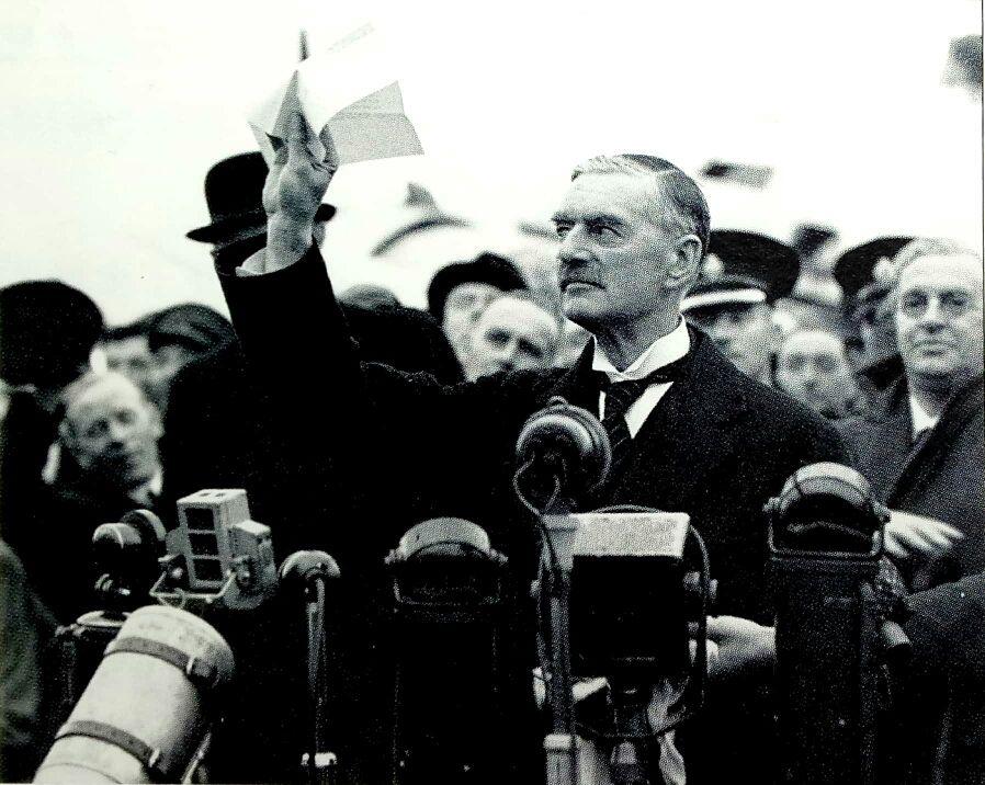 二战前，英国政府瞧不起希特勒！认为德国贫穷落后