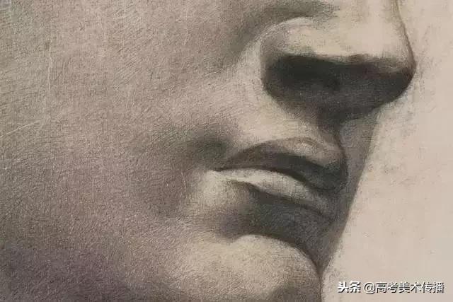 画素描石膏像的少年天才,素描真的可以把人画得活灵活现