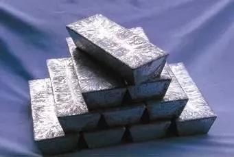 为什么戴银镯手腕一圈总发黑？