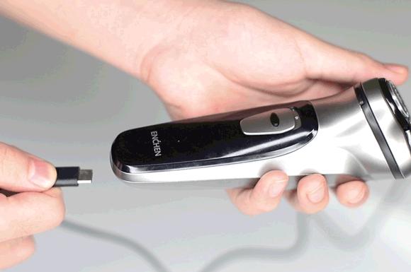 小米爆款剃须刀，一包烟钱就能买到，采用3D浮动刀头，剃感更舒适