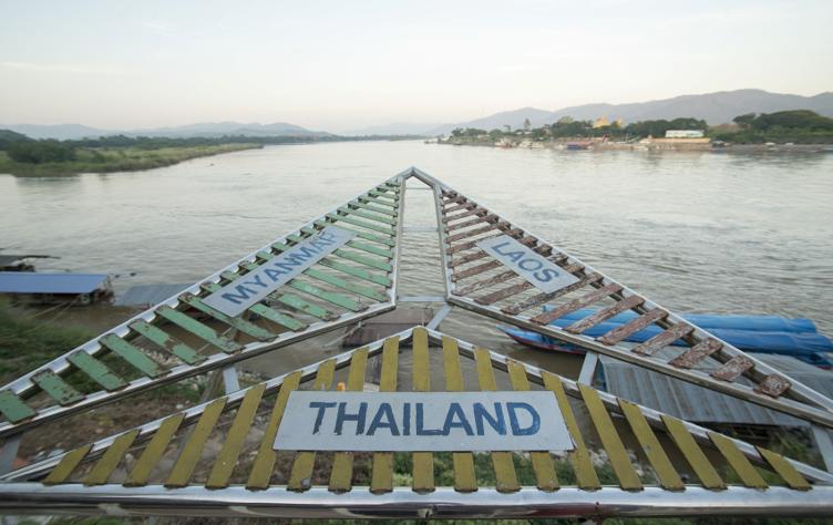 地理老师雷亚鸣:看了这些奇葩的国界线,严重怀疑老外是在闹着玩