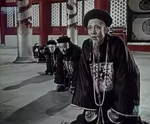 做人应学杜月笙经商应学胡雪岩,做人要学杜月笙做事要学褚时健