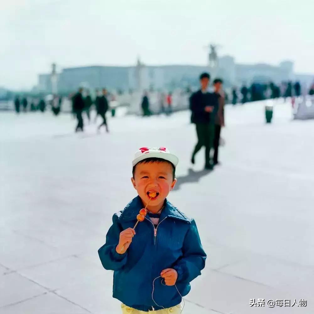 日本摄影师给中国儿童拍照,著名摄影师回忆第一次给孩子拍照