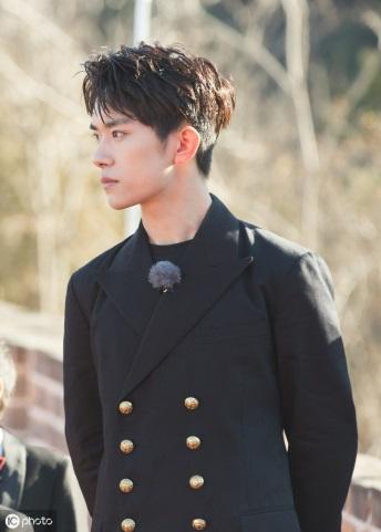 易烊千玺的第一个生日礼物,给闺蜜的生日礼物易烊千玺