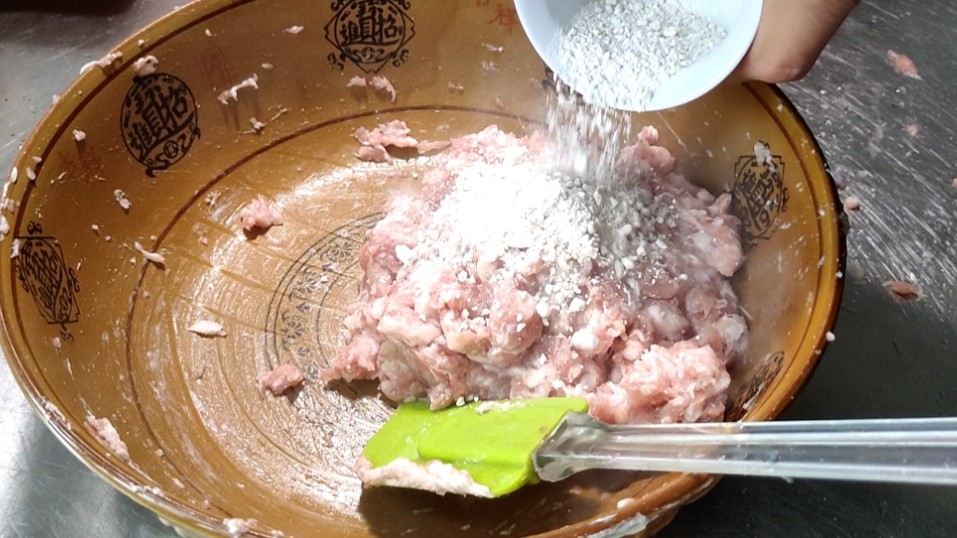 最好吃的珍珠肉丸,咸蛋黄流沙肉丸子