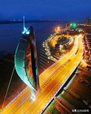 涓存睙缇庢櫙,涓存睙缇庢櫙灏芥敹鐪煎簳