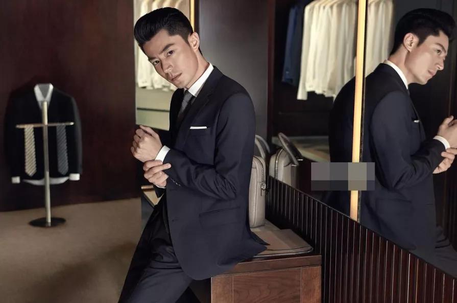 女老板拿黄色笑话逗小生