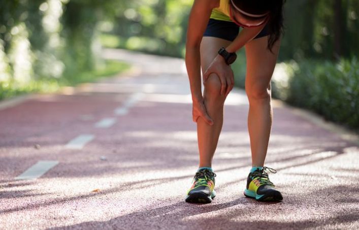 跑步小腿酸困跑前拉伸,跑步拉伸防止小腿抽筋动作