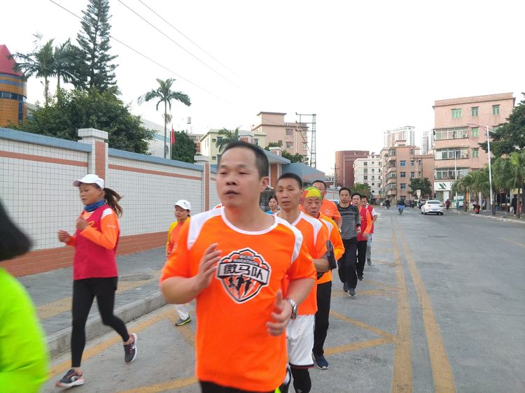 魅力深马,微马同行!六约微马助力深圳国际马拉松