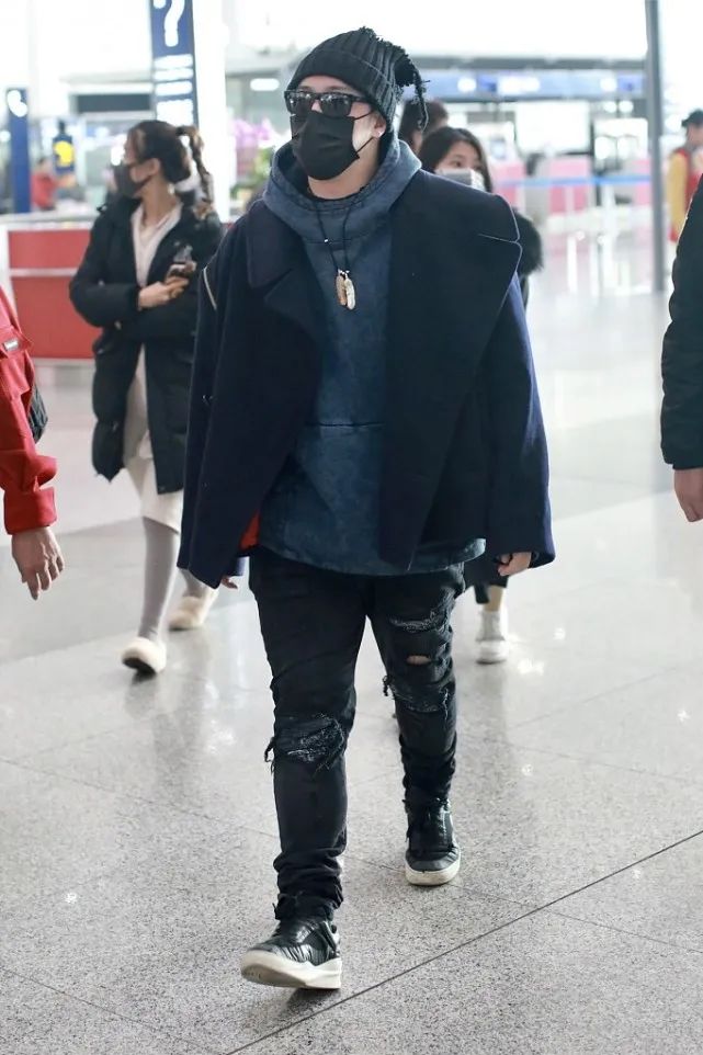 潘玮柏同款着迷粉色外套,潘玮柏大衣