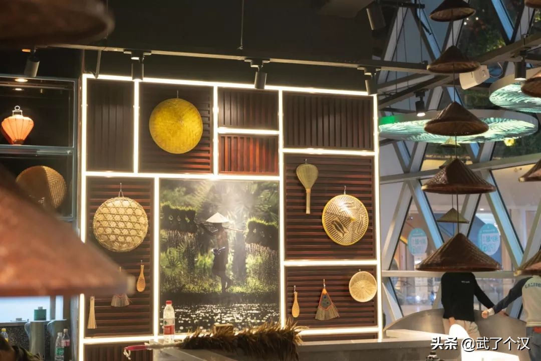 听说我的同事一天吃遍全世界，他是怎么办到的？