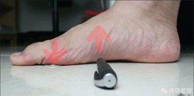 专门改善扁平足的运动,站着改善小腿外翻