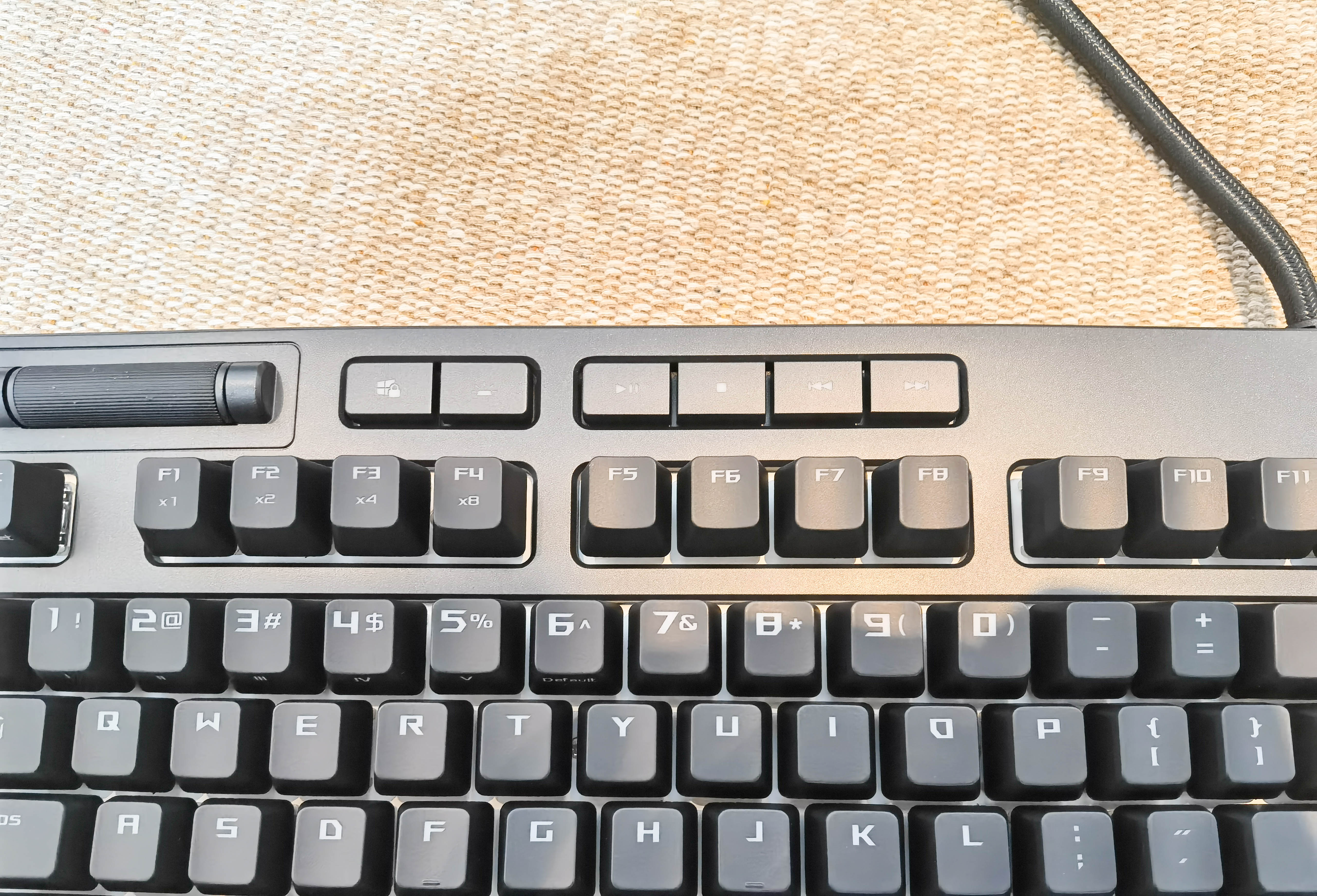 为信仰充值，华硕ROGSTRIXFLARE机械键盘使用体验