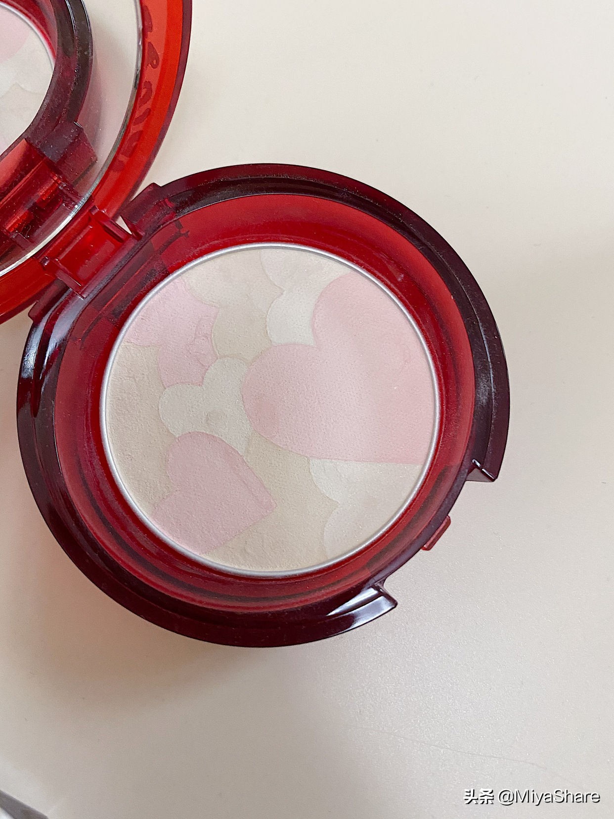 用什么定妆产品比较自然,如何选择适合自己肤质的定妆好物