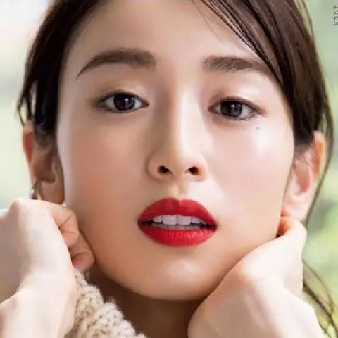 小玛粉底霜哪个色号白,小玛天使亮彩粉底霜