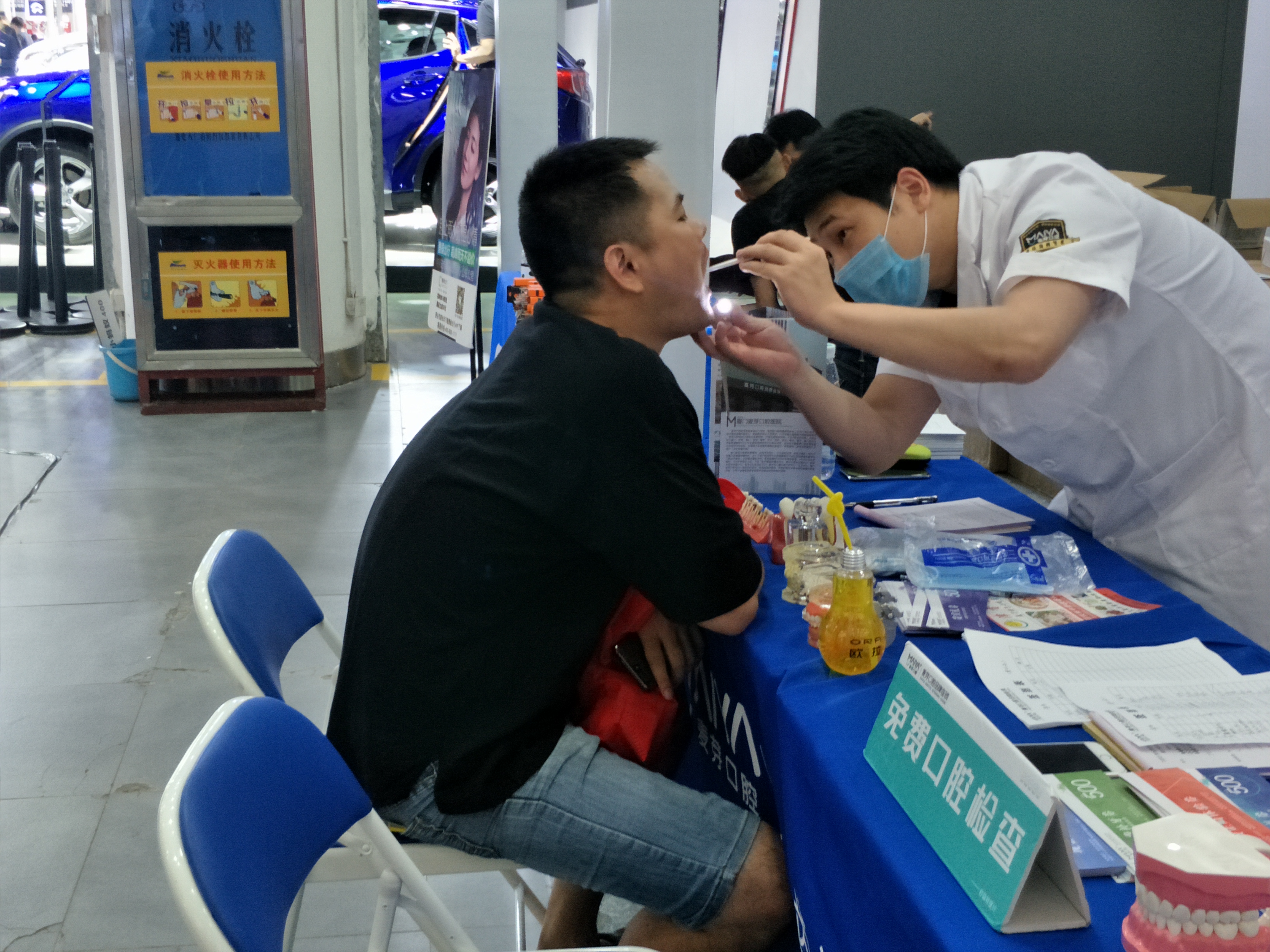 满口都是蛀牙很严重可以洗牙吗,蛀牙严重的牙齿都烂掉可以洗牙嘛