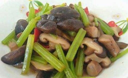 芹菜和它一起炒，比炒肉还好吃，常吃可以增加免疫力