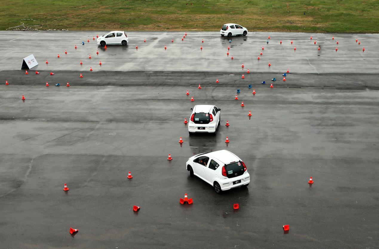 比亚迪e1乘坐空间测评,比亚迪微型车e1