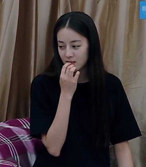 素颜差距最大的女明星,看完这些女星的素颜对比照