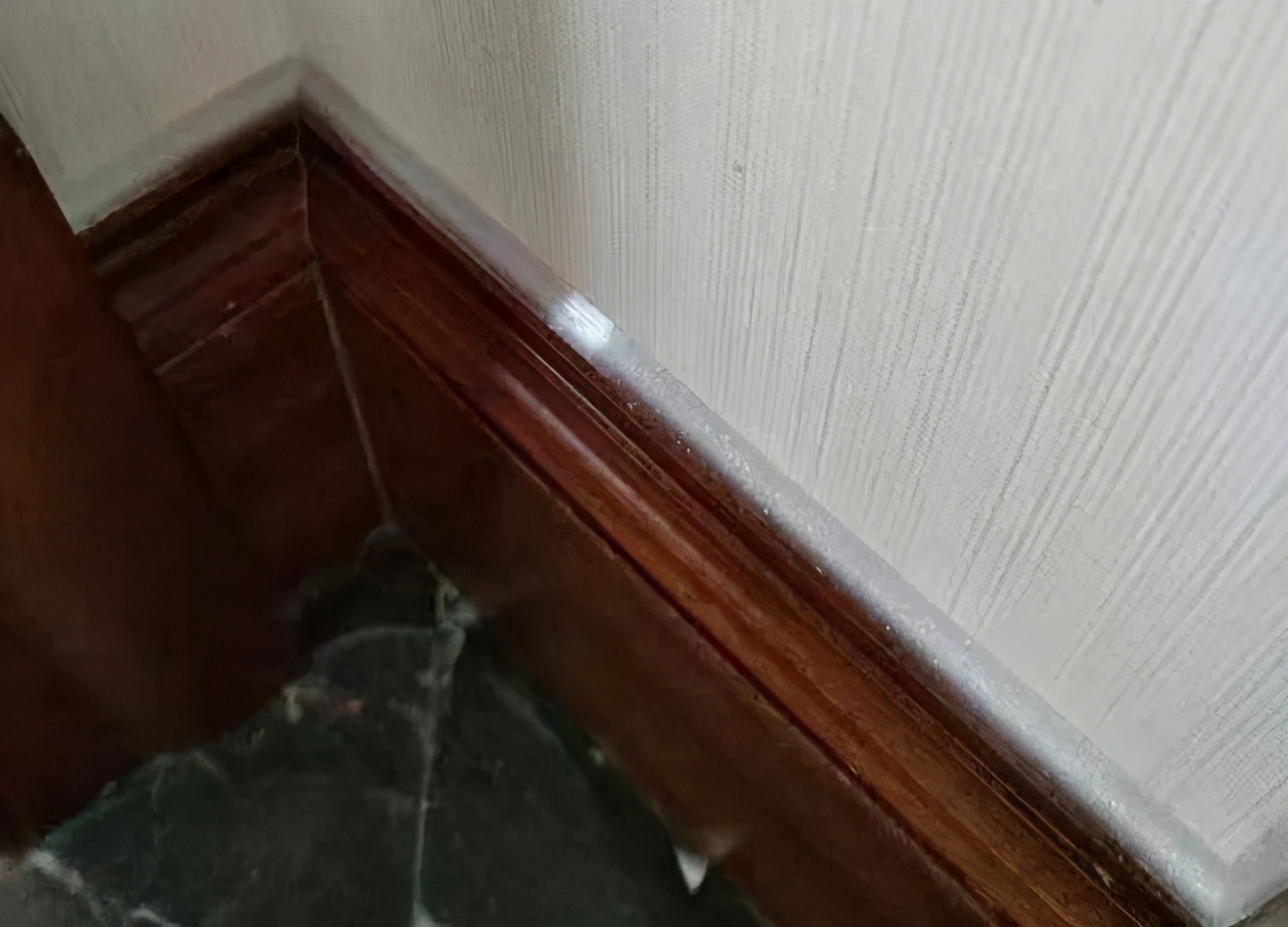 踢脚线和地面没有缝怎么做美缝,踢脚线压地砖缝用美缝吗