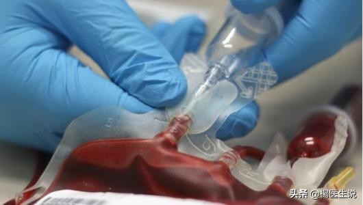 和乙肝患者一起吃饭会传染吗,与乙肝的人一起吃饭会感染吗