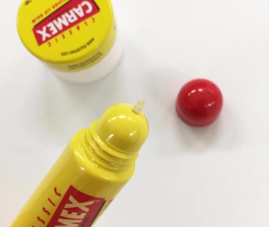 淡化唇纹唇色的唇膏推荐凡士林,dhc和凡士林唇膏哪款好用