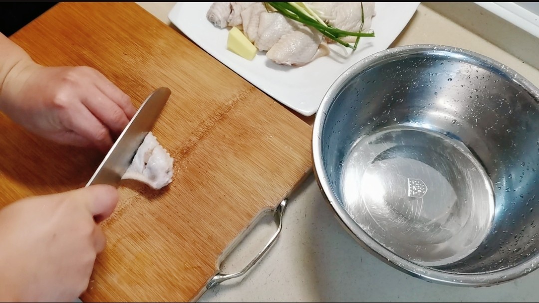 鸡翅裹面包渣怎么煎视频,鸡翅裹粉怎么裹