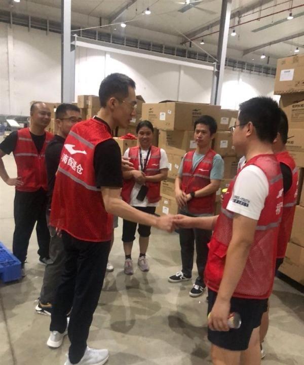 鸿星尔克再捐100万网友沸腾了,鸿星尔克捐5000万之后又赚了多少