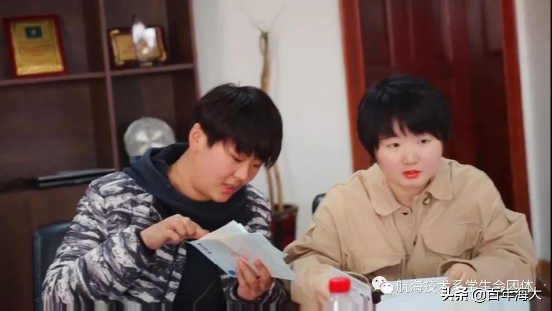 这个小妮不简单,乡下丫头不简单