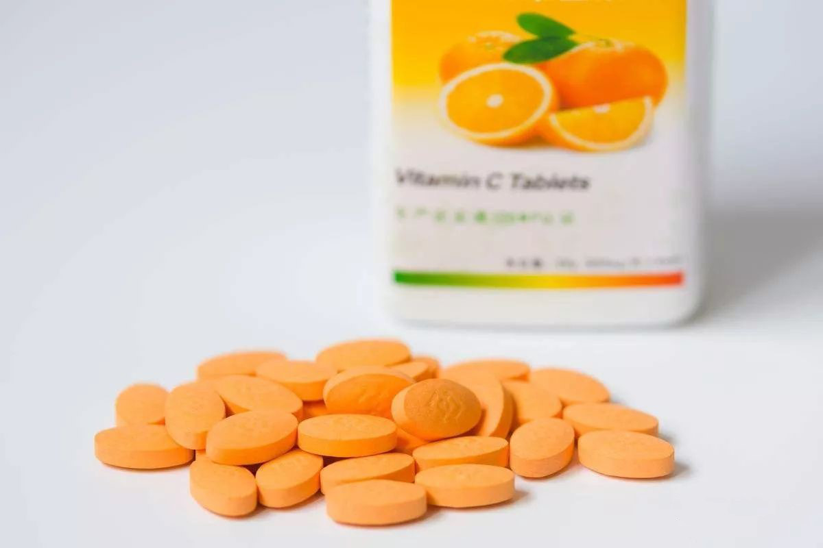 一般人有必要补充维c,补充维c吃药物还是吃保健品好