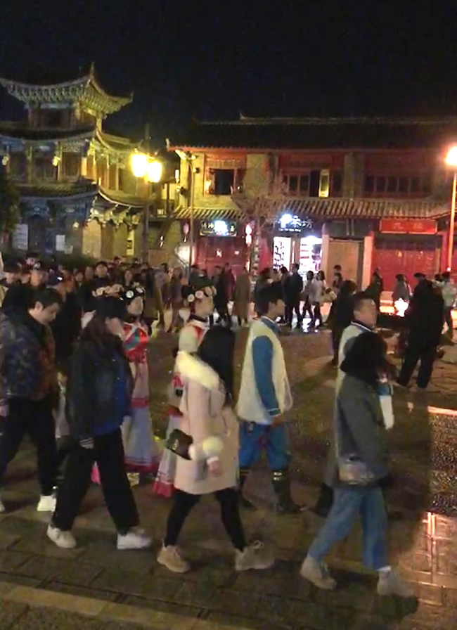 丽江束河古镇晚上,丽江悠闲下午茶