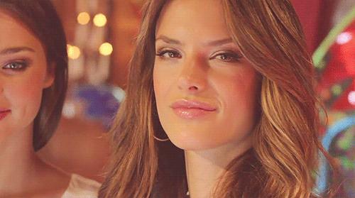 黄皮口红必买色号李佳琦推荐 (必买口红色号李佳琦推荐)