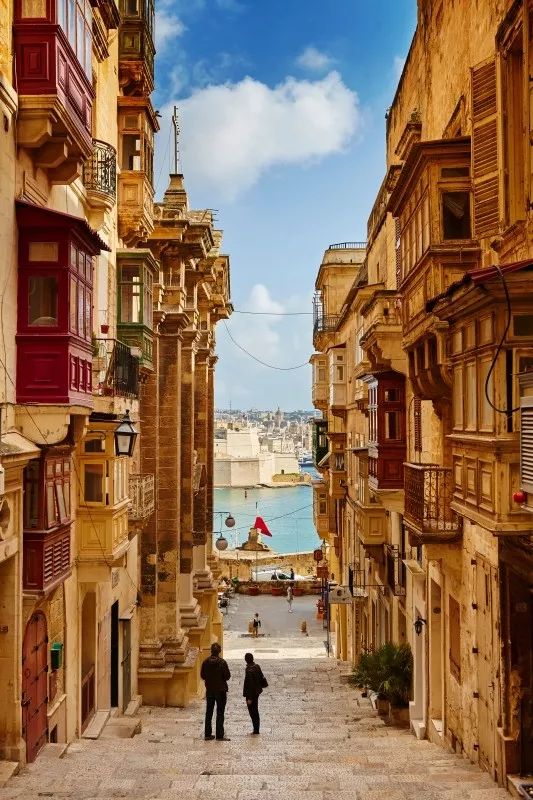 放在地图上很难找到的10个国家,地图上小到看不见的地区