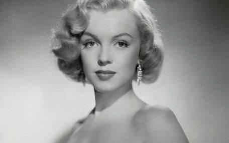 香奈儿5号广告玛丽莲梦露,玛丽莲梦露香奈儿5号英语