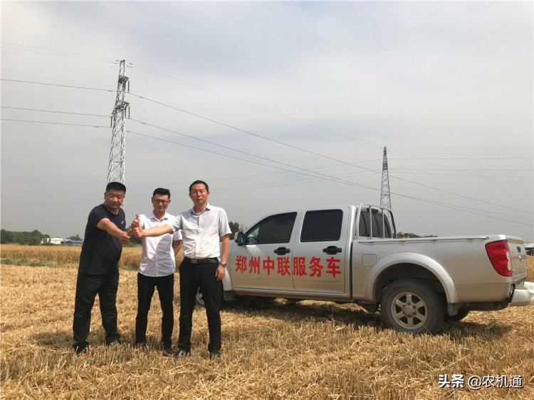 收小麦的收割机最新款,收小麦先进机械