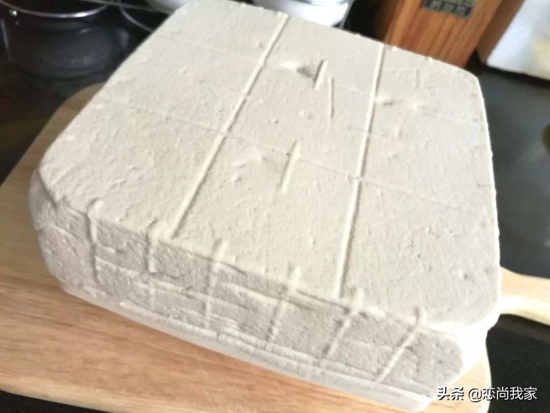 过年了自家制作豆腐,快过年了做过年手工