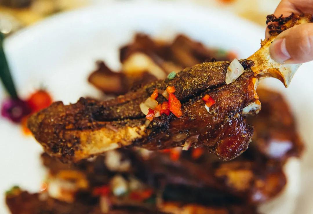 专业，创新，科班，看这位宜兴大师用心烧制的人生大餐