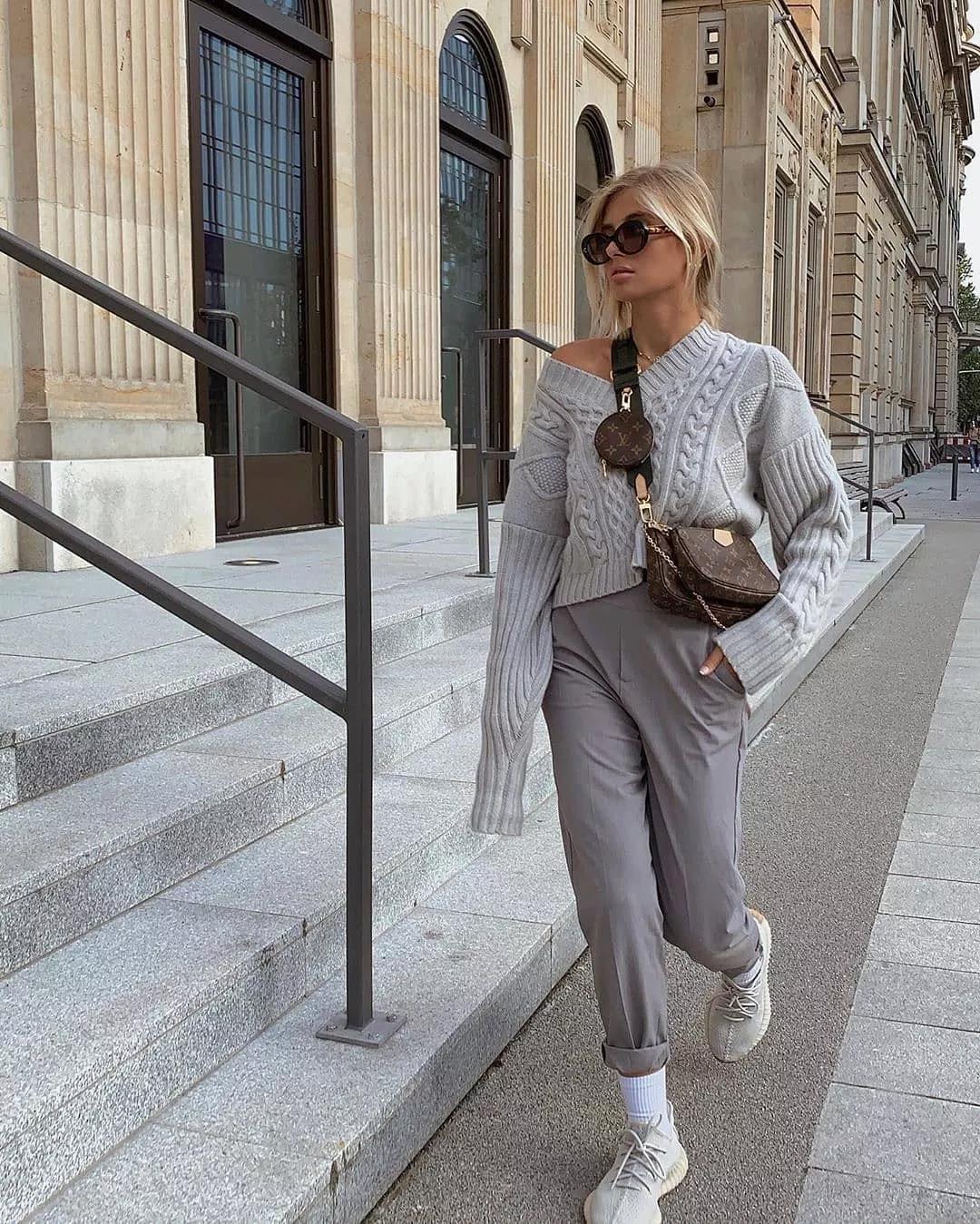 秋冬长款牛仔阔腿裤搭什么鞋好看,显瘦穿搭今年非常火的阔腿裤