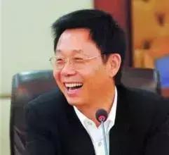 施有朋:他用500元办厂,靠厕纸赚27亿