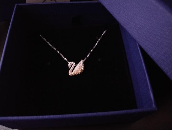 施华洛世奇渐变小天鹅项链,施华洛世奇小天鹅好评