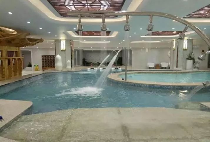 弓长岭滑雪场有小孩玩的吗,乌鲁木齐适合小孩玩的滑雪场