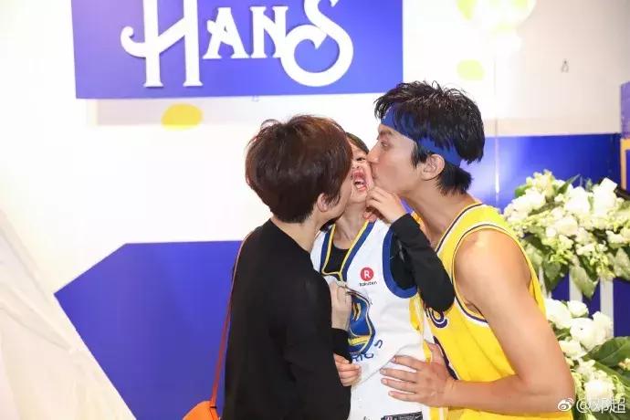 邓超给孙俪送的礼物,邓超为孩子过生日