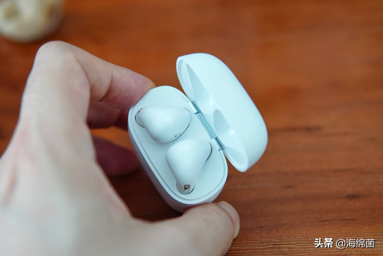 倍思tws降噪耳机评测,倍思e8是半入耳式吗