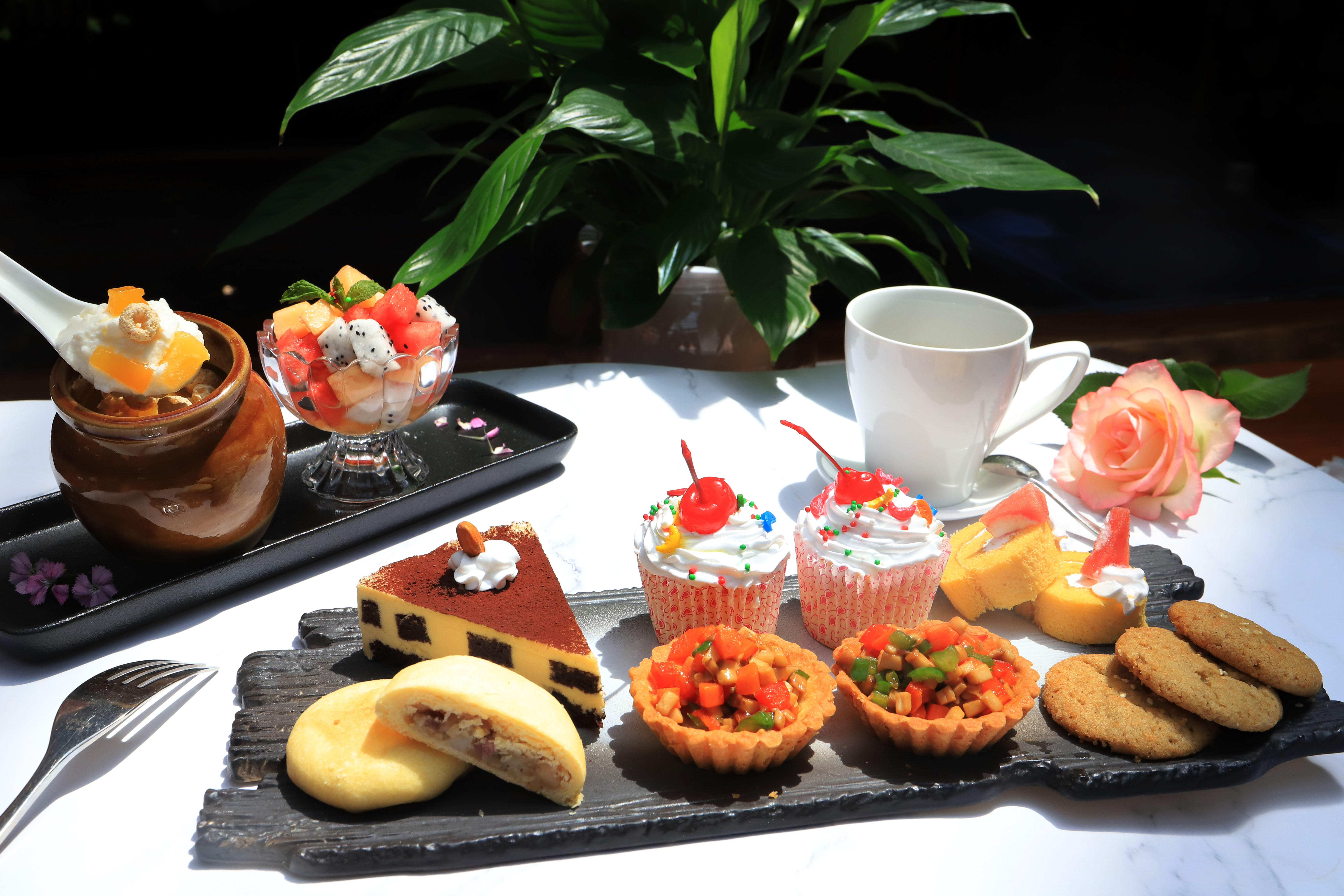 松茸C位的网红下午茶,打卡因美丽传说而诞生的第5颗陨石酒店