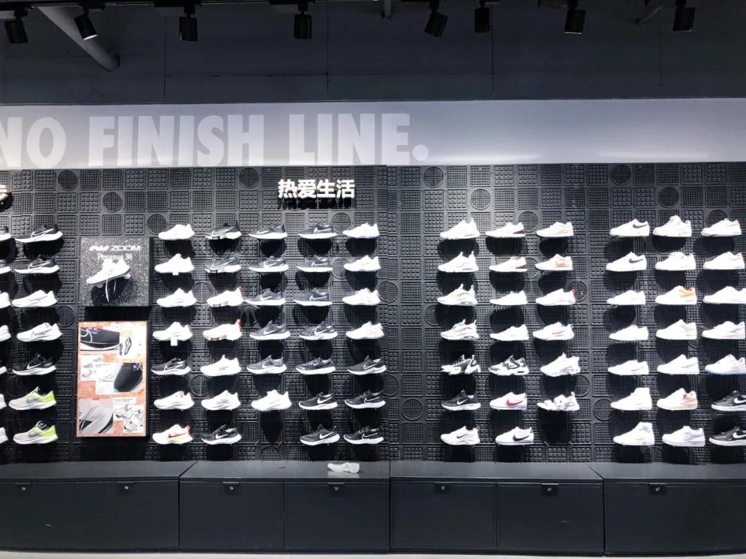 化妆品8折、拆盲盒送iphone、服饰5折，商场年中庆我选这家