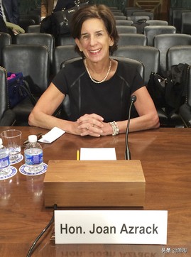 鄢军投案自首,周立波和鄢军的官司结果