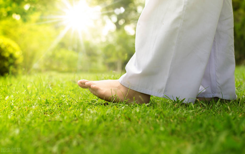 余华第七天展现出来的人性,余华第七天亦真亦假