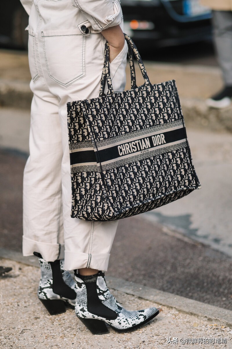 以前看不上的鞋,今年流行什么样的方跟鞋