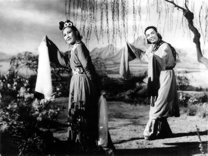 戏曲电影从第一张胶片走向观众，高清银幕下还能救活戏曲剧种吗？