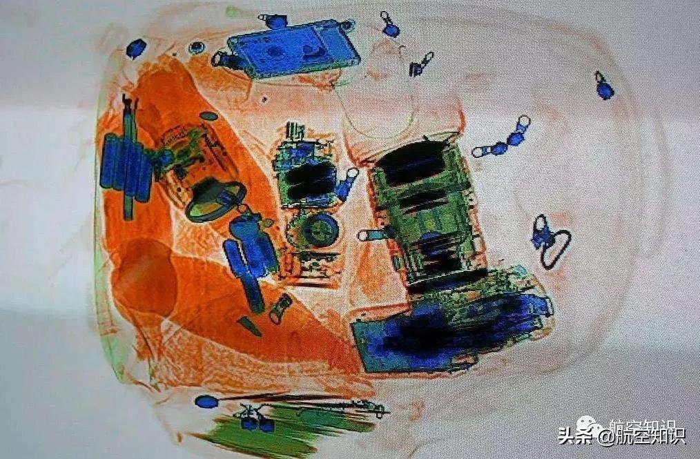 为什么飞机安检不需要摘手表,为啥飞机安检不能带酸奶